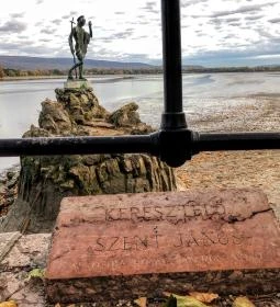 Keresztelő Szent János szobra