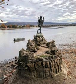 Keresztelő Szent János szobra