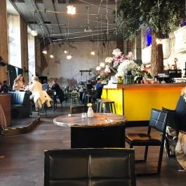 Kiosk Budapest, Budapest - Belső