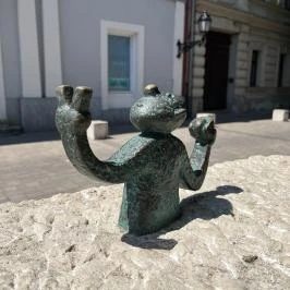 Kolodko: Csúzli miniszobor Vác - Egyéb