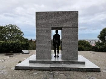 Mansfeld Péter szobra Budapest