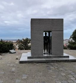 Mansfeld Péter szobra