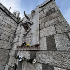 Mansfeld Péter dombormű , Budapest - Egyéb