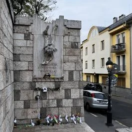 Mansfeld Péter dombormű , Budapest - Egyéb