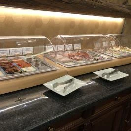 Platán Udvarház Tata - Vendéglátás