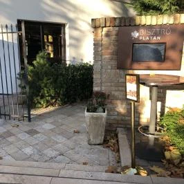 Platán Udvarház Tata - Külső kép