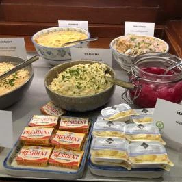 Platán Udvarház Tata - Vendéglátás