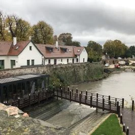 Platán Udvarház Tata - Külső kép