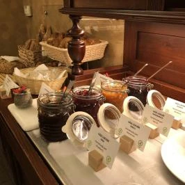 Platán Udvarház Tata - Vendéglátás