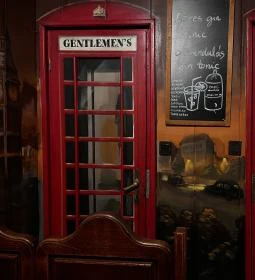 Sherlock Holmes Pub & Söröző