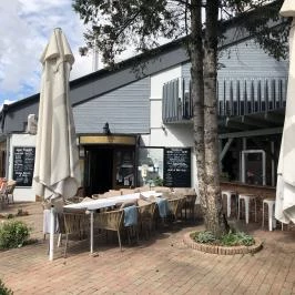 Végállomás Bistro & Wine, Miskolc - Külső kép