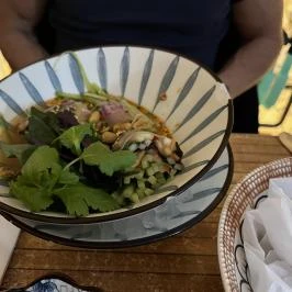 Vietnámi Gulyás, Budapest - Étel/ital