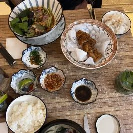 Vietnámi Gulyás, Budapest - Étel/ital