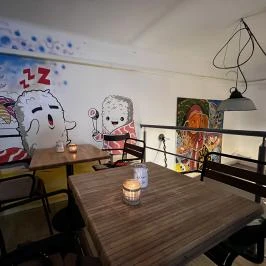 Vietnámi Gulyás, Budapest - Belső