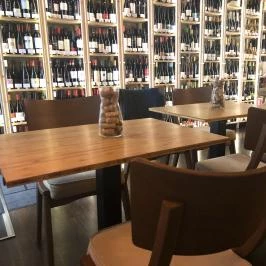 Wine Not? Hungarian Wine Shop & Bar, Budapest - Belső