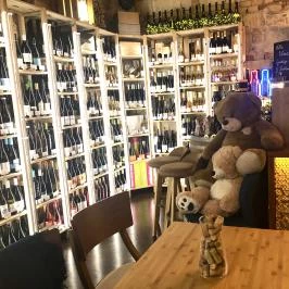Wine Not? Hungarian Wine Shop & Bar, Budapest - Belső