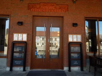 Apicius Étterem & Kávéház Herend