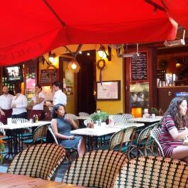 Café Vian - Liszt Ferenc tér, Budapest - Külső kép