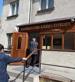  Kastélydomb Kávézó és Étterem