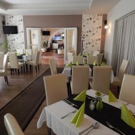  Kastélydomb Kávézó és Étterem Várpalota - Belső