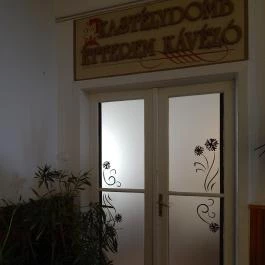  Kastélydomb Kávézó és Étterem Várpalota - Belső