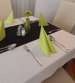  Kastélydomb Kávézó és Étterem