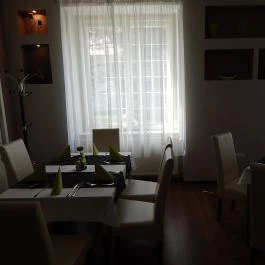  Kastélydomb Kávézó és Étterem Várpalota - Belső