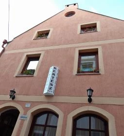 Kertész Panzió Étterme