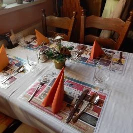 Két Fenyő Étterem Taksony - Belső