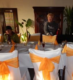 Két Fenyő Étterem 