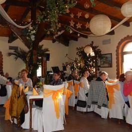 Két Fenyő Étterem Taksony - Belső