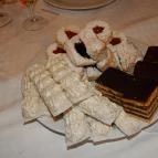 Két Fenyő Étterem Taksony - Étel/ital