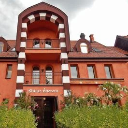 Mesés Shiraz Hotel Egerszalók - Külső kép