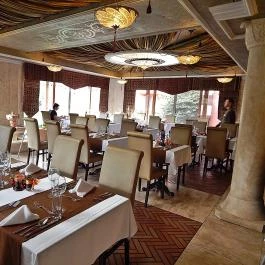 Mesés Shiraz Hotel Egerszalók - Vendéglátás