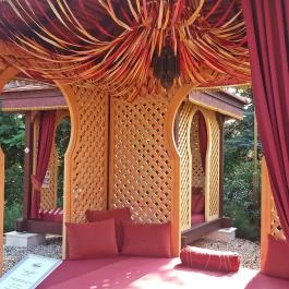 Mesés Shiraz Hotel Egerszalók - Medence/kert