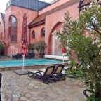 Mesés Shiraz Hotel Egerszalók - Medence/kert