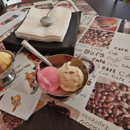 Nasi Fagylaltozó, Budapest - Étel/ital