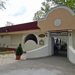 Veranda Étterem és Kávézó Tata - Külső kép