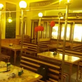 Stop Station, Budapest - Belső