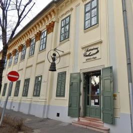 Százéves Cukrászda, Gyula - Külső kép