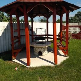 Tiszavirág Apartman Tiszakeszi - Medence/kert