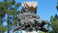 1848-as emlékmű Martf? - Külső kép