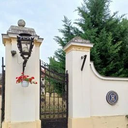 Almásy-kastély, Törökszentmiklós - Egyéb