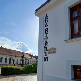 Ara Étterem , Mór - Egyéb