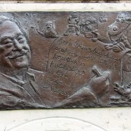 Bagaméri szobor Kisújszállás - Egyéb