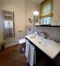 Bagatelle Gardenhouse Hotel