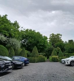 Bagatelle Gardenhouse Hotel