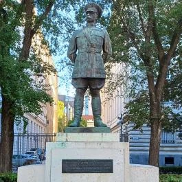 Bandholtz tábornok szobra, Budapest - Külső kép