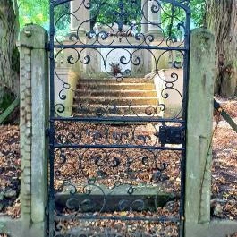 Benczúr Gyula Mauzóleum Szécsény - Egyéb