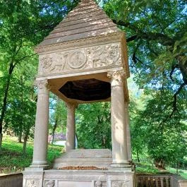 Benczúr Gyula Mauzóleum Szécsény - Egyéb